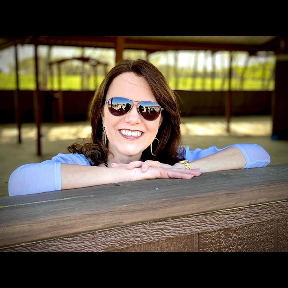 Meet your Posher, Melinie - Picture 1 of 1